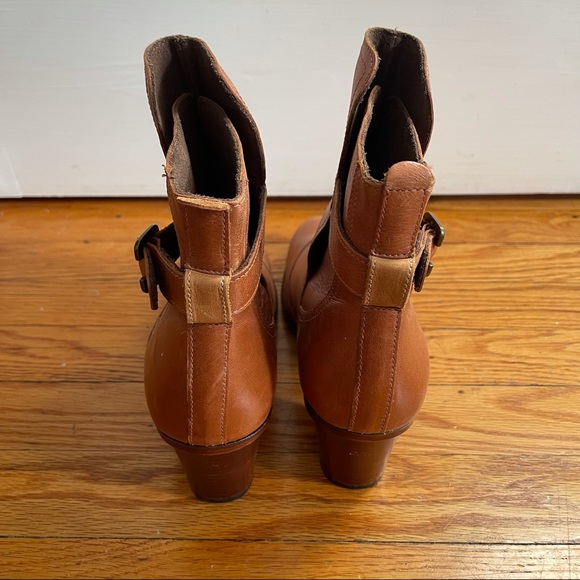 J. Shoes Hardwick Leather Buckle Block Heel Booties Tan - Picture 12 of 15